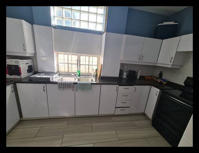 2 BEDROOM APARTMENT FOR SALE IN ESSENWOOD